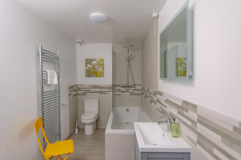 Bathroom 4, Corffe House and Holiday Cottages, Devon