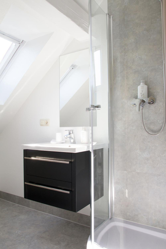 Bathroom 3, Hotel Gewv Rzmv Hle, Neumarkt in der Oberpfalz