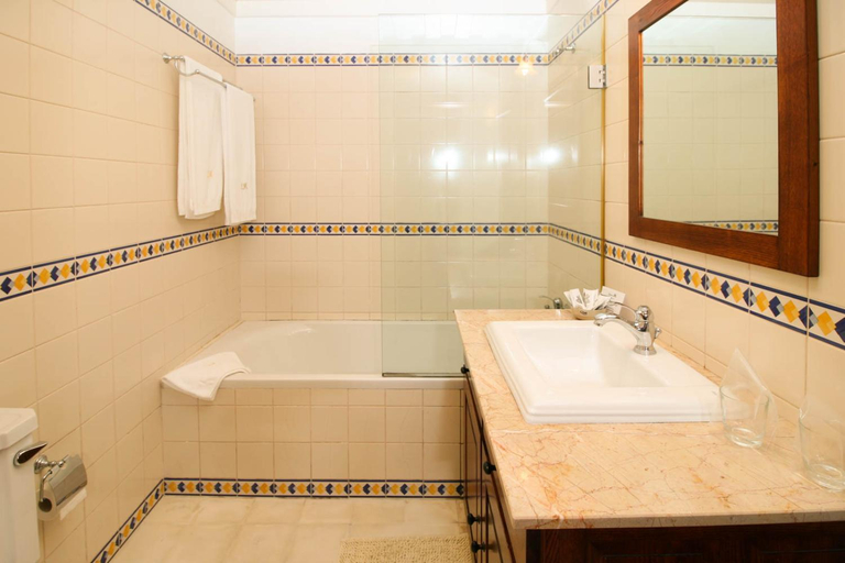 Bathroom 19