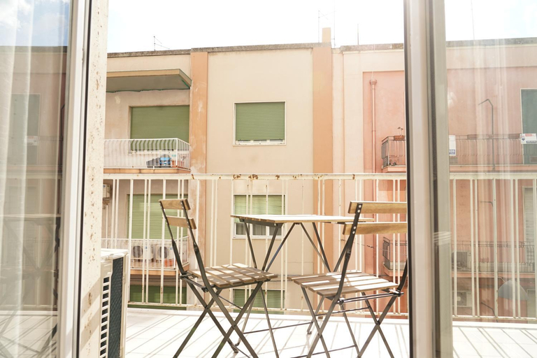 Others 5, LA RESIDENZA DI ADAMO, Syracuse