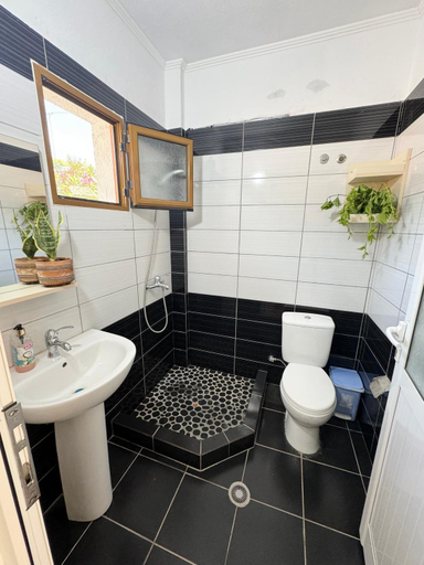 Bathroom 3, Guesthouse Rondo, Vlorës