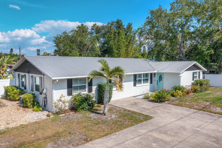 Exterior & Views 2, Luxury Pool Retreat near Siesta Key, Sarasota