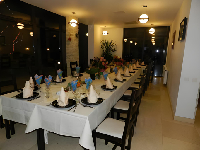 Food & Drinks 3, Pensiunea de Vis, Buftea