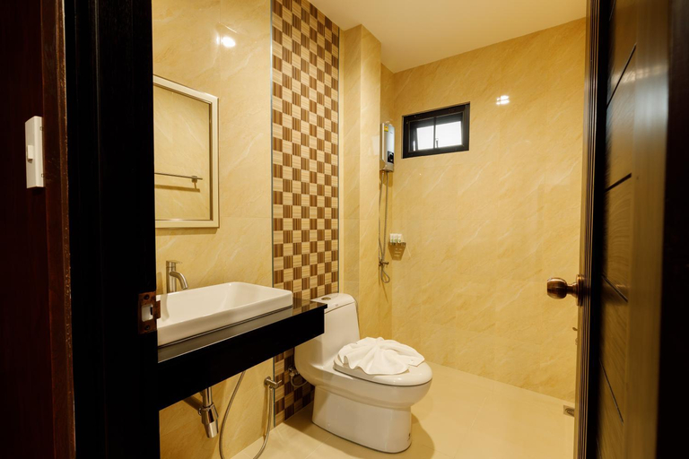 Bathroom 3, Beewin Resort, Muang Nakhon Si Thammarat