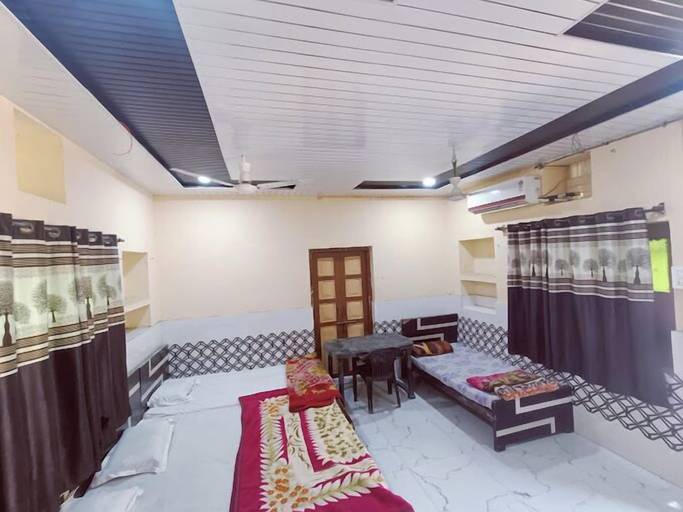 Food & Drinks, Laxmi Bhawan Dharamshala Mathura, Mathura