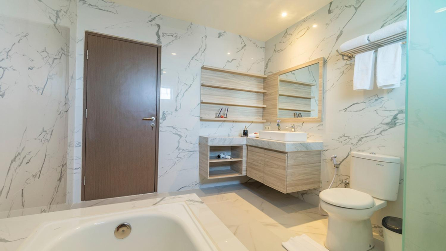 Bathroom 20