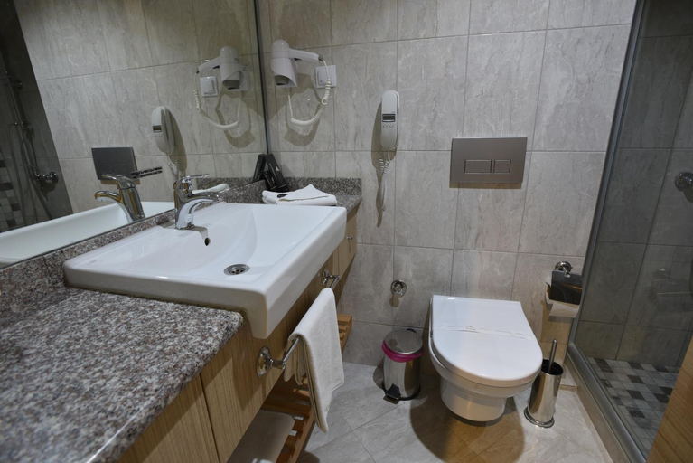 Bathroom 2, HOTEL IZGREV SPA&AQUA PARK