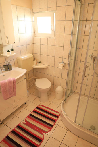 Others 2, APARTMANI SARLIJA, Pakoštane