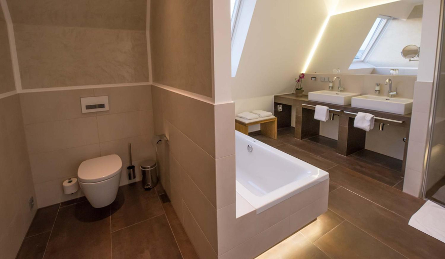 Bathroom 12