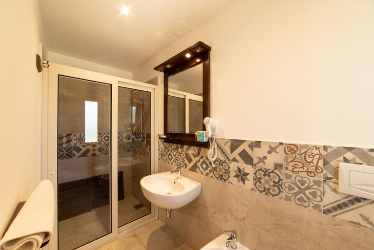 Others 2, Borgo Marino Plemmirio, Syracuse