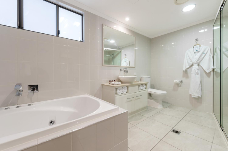 Bathroom 22