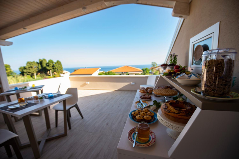 Others 3, Michelino House, Vibo Valentia