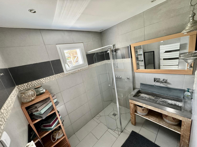 Bathroom 2, Gite de la Valiere, Côte-d'Or