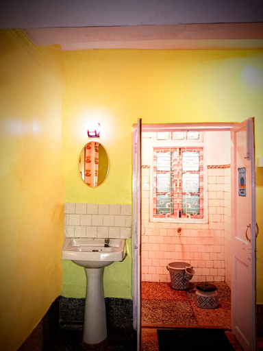 Bathroom 3, Hidden Monkey Stays Darjeeling, Railway Station, Darjiling