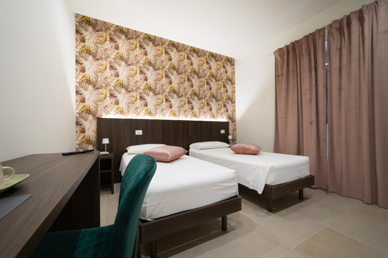Others 4, NUMISIA Guest House, Latina