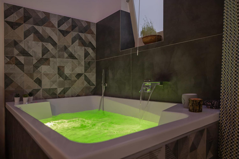 Others 5, Essenza Suite Siracusa con Jacuzzi privata, Syracuse