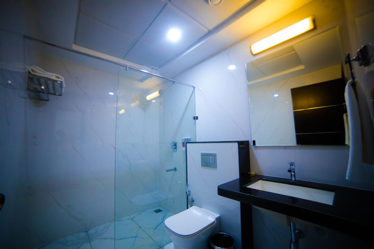 Bathroom 5, Fortune Plaza hotel, Udupi