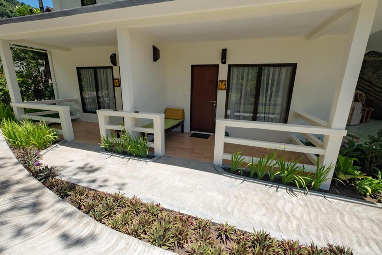 Exterior 1