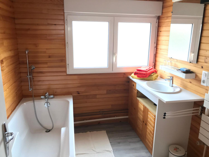 Bathroom, La Pause Velo gite d'etape, Creuse