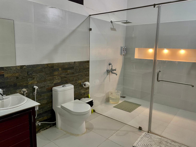 Bathroom, Veda5 Ayurveda Living Village, Thrissur
