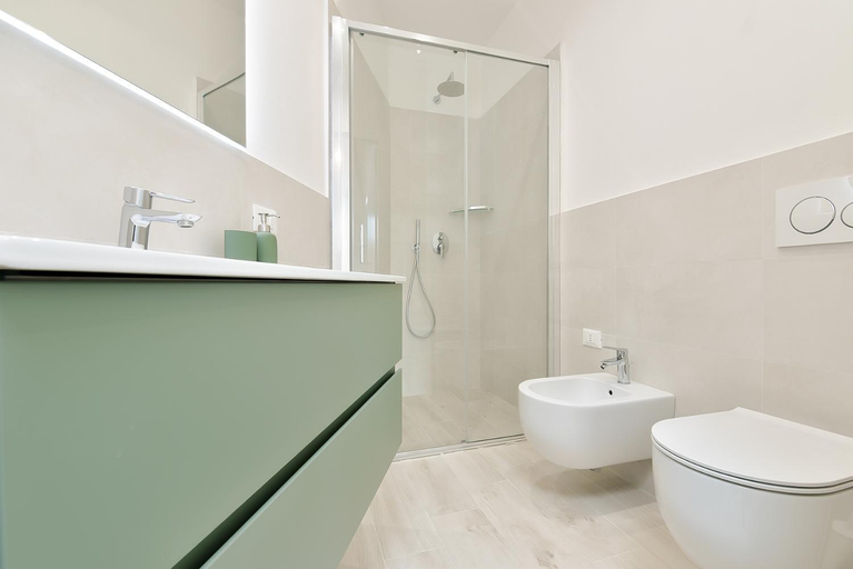 Bathroom 2, Milleventi Apartments Bologna, Bologna