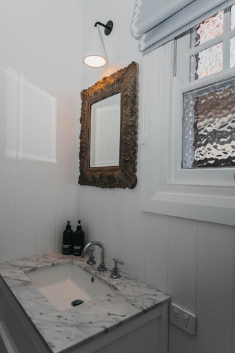Bathroom 27