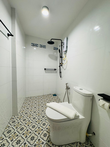 Bathroom 8