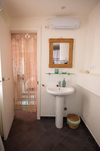 Bathroom 2, El Botanico de Sagra, Alicante