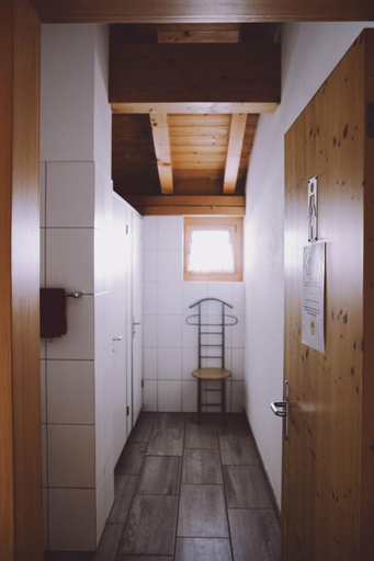 Bathroom 2, Berghaus Sulzfluh, Prättigau/Davos
