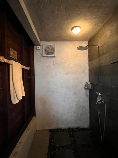 Bathroom 4