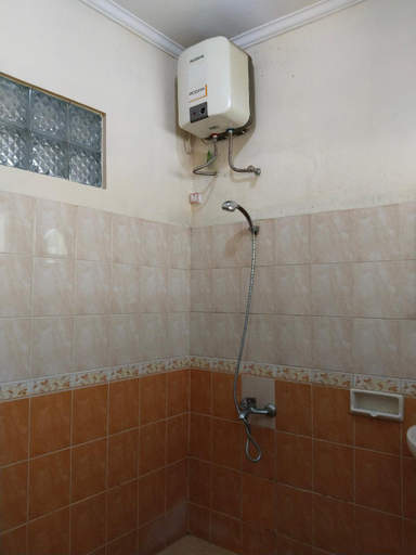 Bathroom 14