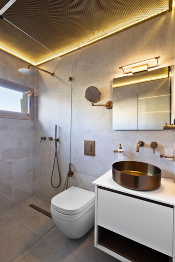 Bathroom 3, Samuel TLV