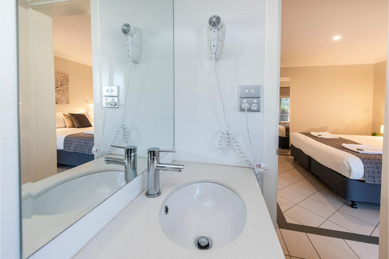 Bedroom 4, Banksia Tourist Park, Swan