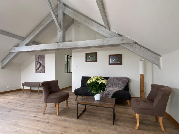 Others 5, Les 4 flocons, Gerardmer centre, a 100m du lac, avec PISCINE , wifi, parking, jardin, Vosges