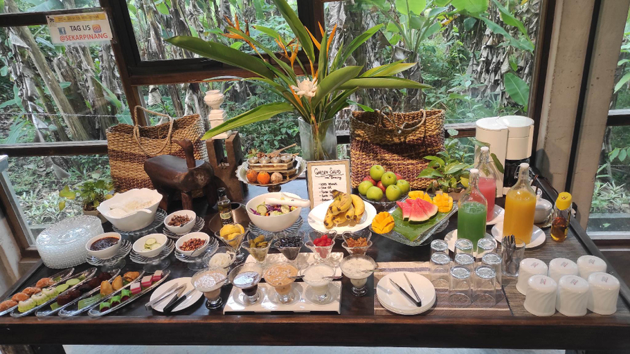 Food & Drinks