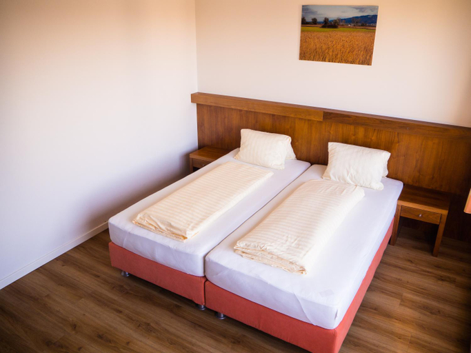 Bedroom 2, Gasthof Meindl - Self-Check-In mit 24h Telefon Support, Dornbirn