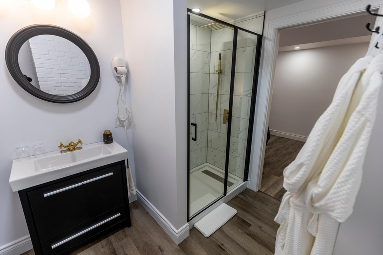 Bathroom 2, Auberge Nouvelle-France, Témiscamingue