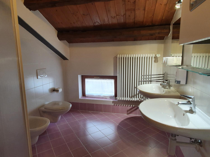 Bathroom 2, Fondazione Lucia De Conz, Belluno
