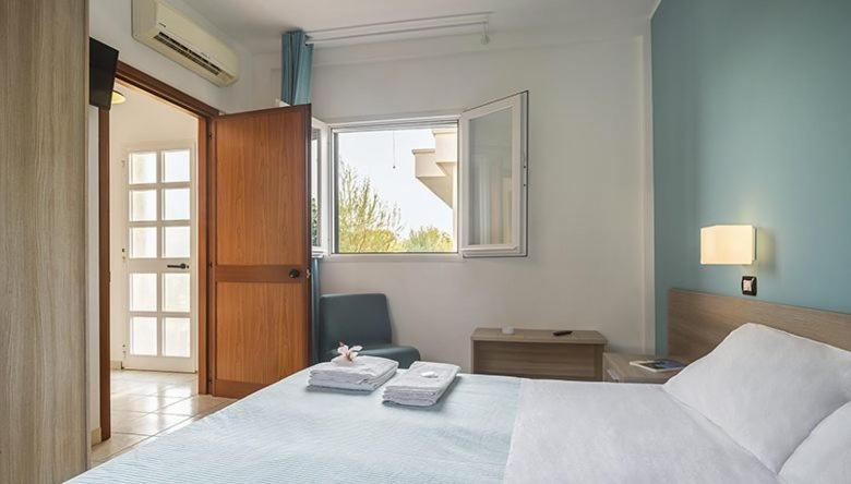 Bedroom 2, Hotel dei Bizantini & Villaggio Campo dei Messapi, Taranto