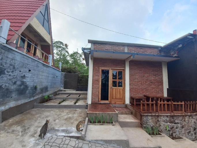 Exterior & Views 12