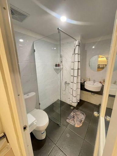 Bathroom 3, Yogyakarta Apartments, Sleman