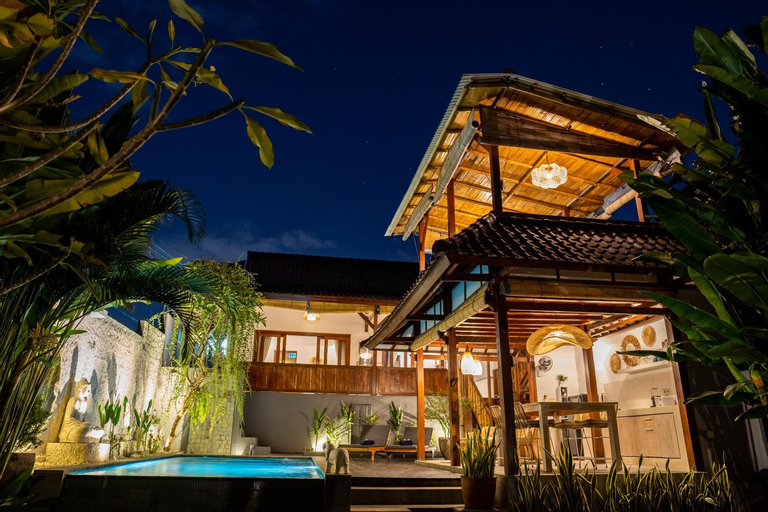 Villa Innerbloom stylish 2BR with large pool & garden, Badung