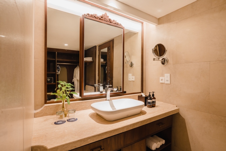 Bathroom 22