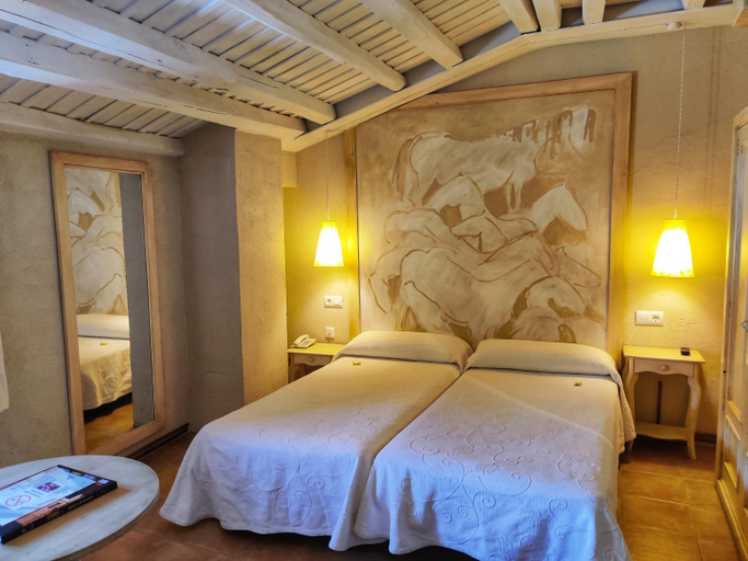 Bedroom 2, iKIGAI Casa de La Sal, Salamanca