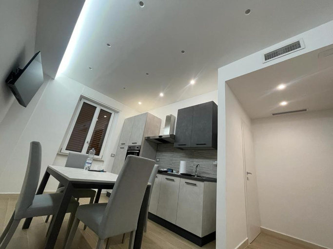 Others 5, SUITE LUXURY MANFREDI - Centro, Foggia