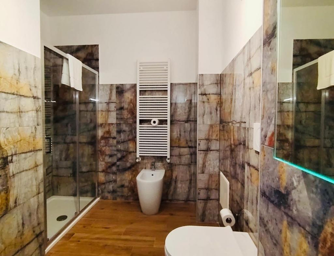 Bathroom 4