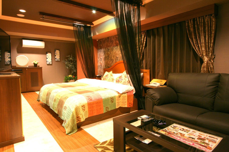 Others 2, AURA Seki Inter (Adult Only), Kameyama