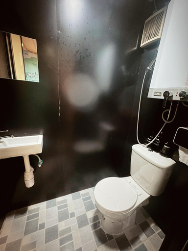 Bathroom 16