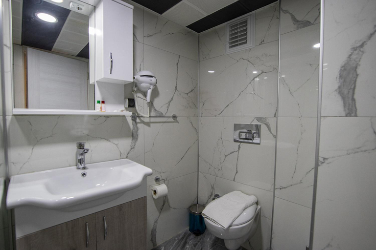 Bathroom 3, Emilia Otel, Marmaris