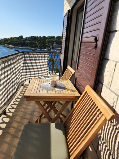 Others 3, Apartments Caric, Hvar